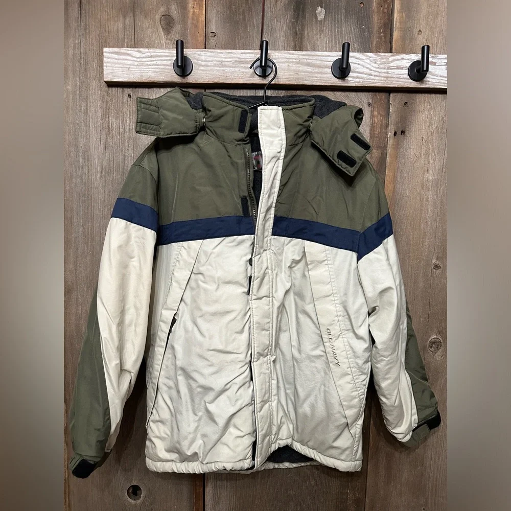 Old Navy Water Resistant Double Layer Snow Jacket in Cream Size 12 Boys